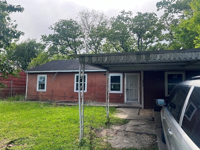 Building Photo - 10010 Cathedral Dr