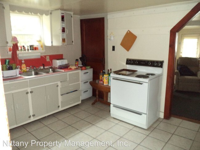 Foto del edificio - 102 E Cherry Ln