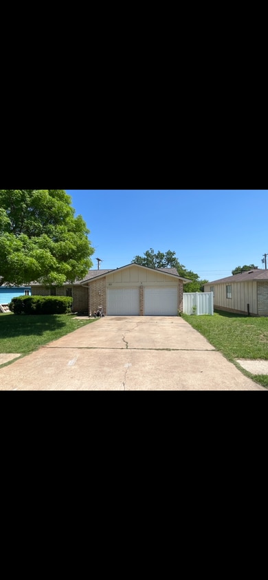 Primary Photo - 801 Cactus Dr