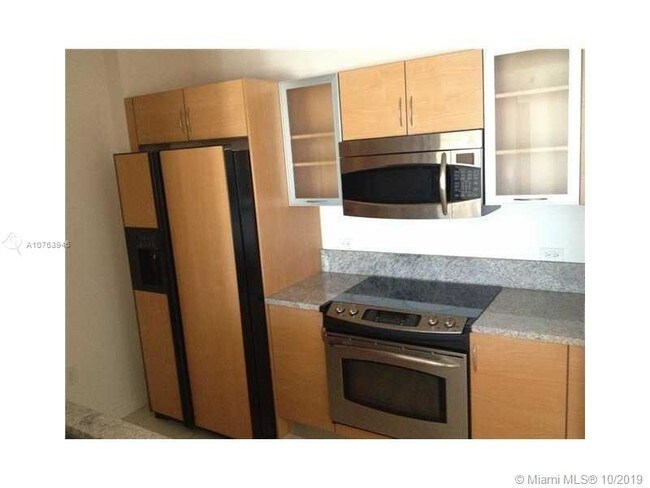 Building Photo - VENTURE AT AVENTURA