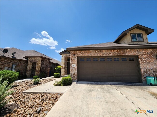 Foto del edificio - 712 Creekside Cir