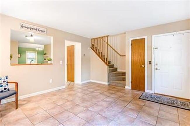 Building Photo - 56 Morellen Ln