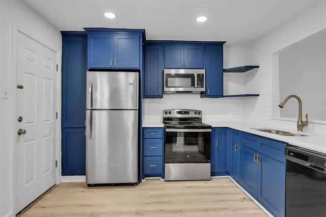 Building Photo - 7718 Royal Ln