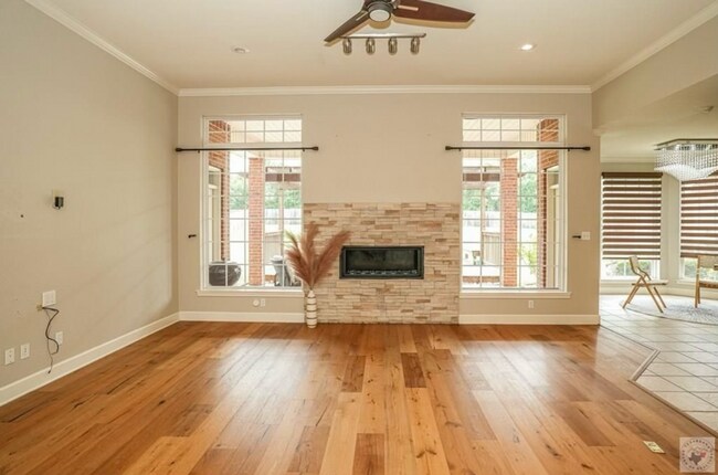 Building Photo - Beautiful, Spacious 4 bedroom Home for Rent!