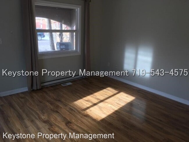 Building Photo - 2 br, 1 bath House - 1234 Pine Street