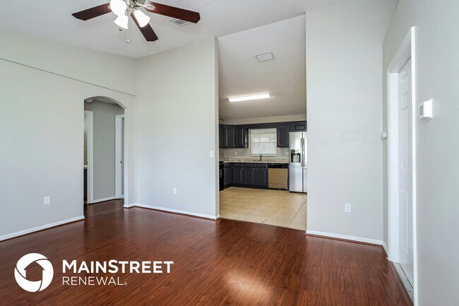 Foto del edificio - 36 Bolton Ct