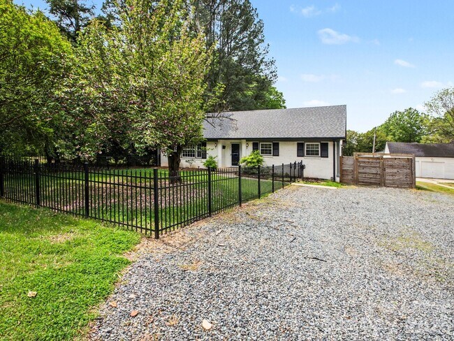 Foto del edificio - 782 Union St S