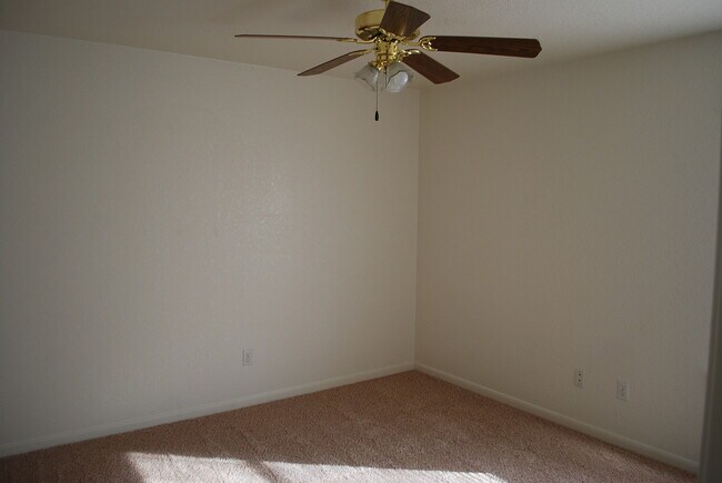 Building Photo - 2208WW