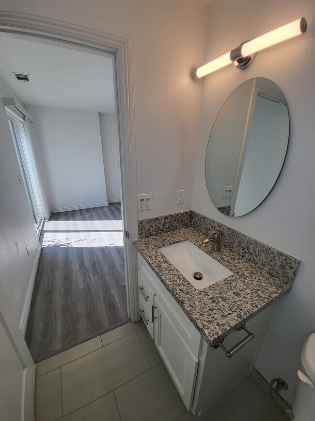 Foto del edificio - 14622 Archwood St