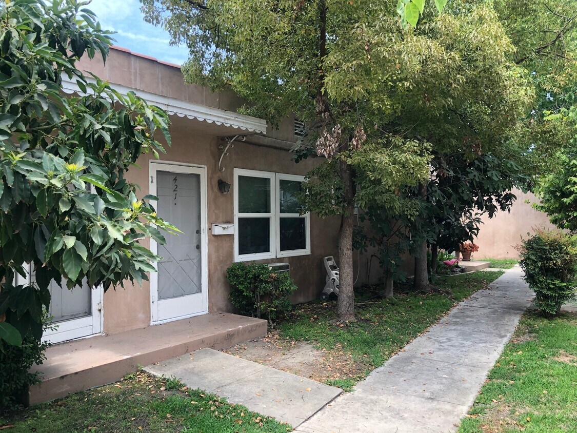 Primary Photo - 421 W Alameda Ave