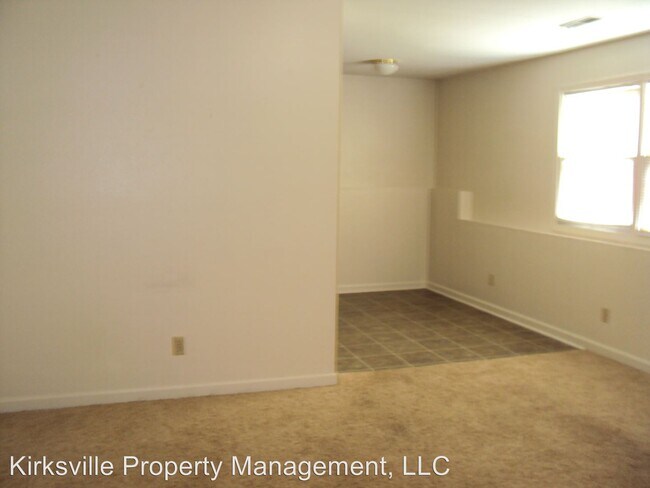 Building Photo - 701 S Sheridan St