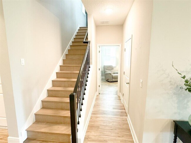Building Photo - 5606 Orange Orchard Dr