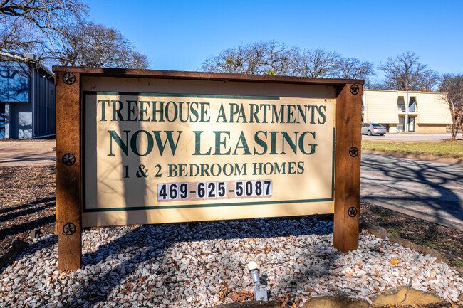 Building Photo - Treehouse Apartments