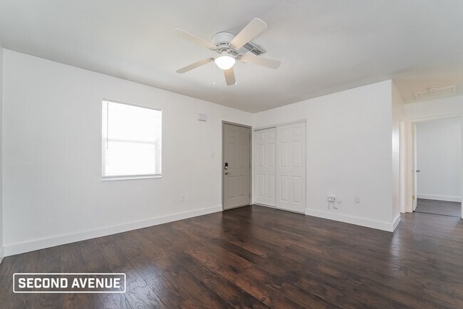 Foto del edificio - 8617 Shumock Ave