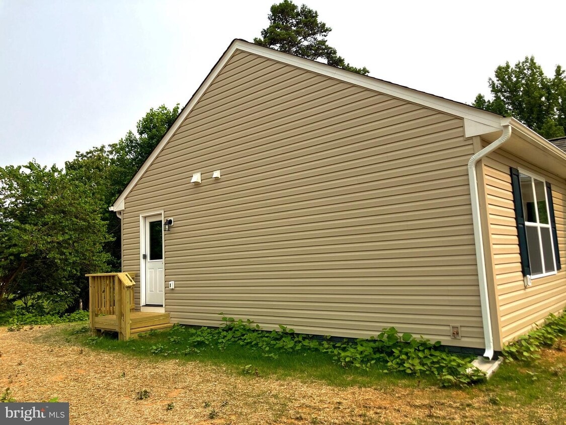 Primary Photo - 468 Battle Mountain Rd