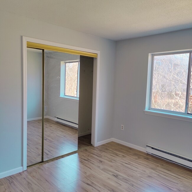 Building Photo - 140 Hamden Ave