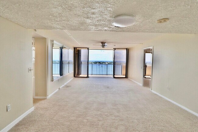 Foto del edificio - 5600 N Flagler Dr