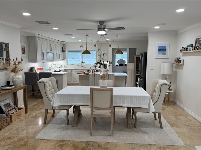 Building Photo - 1960 NE 30th St