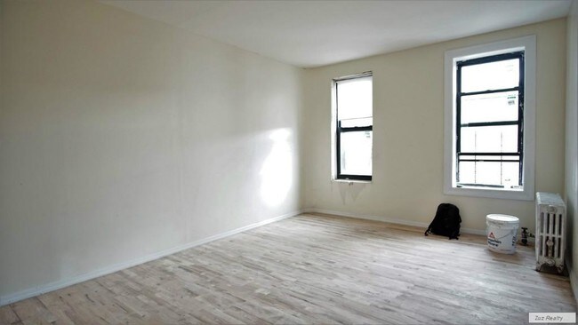 Building Photo - 60 Clarkson St