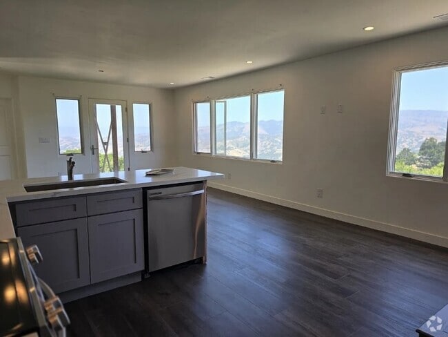 Building Photo - 12649 Oakglen Dr