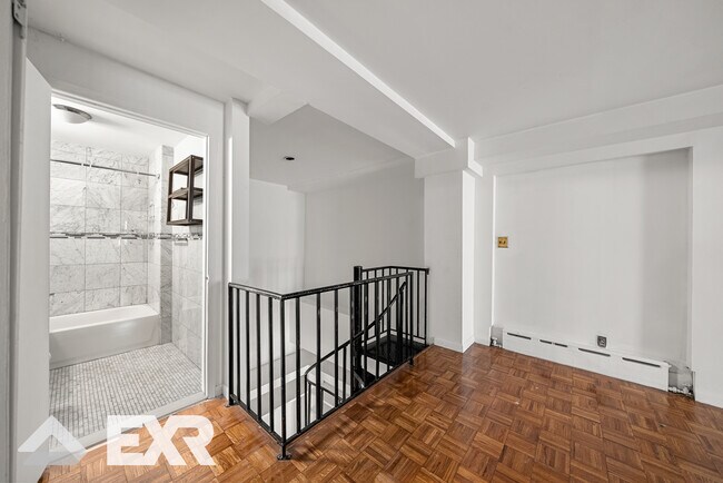 Foto del edificio - 52 E 13th St