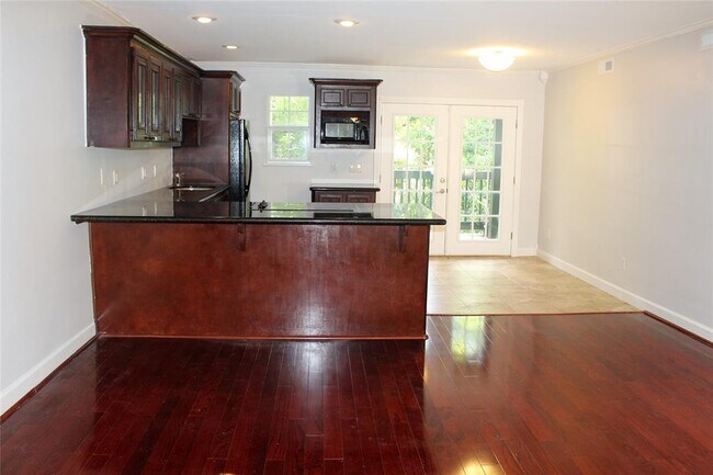 Foto del edificio - 8277 Kingsbrook Rd