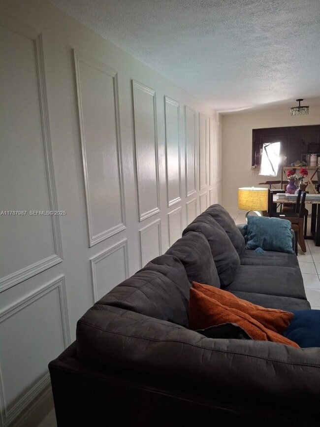 Building Photo - 6101 N Falls Cir Dr