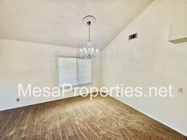 Foto del edificio - 1488 Poppy Ave