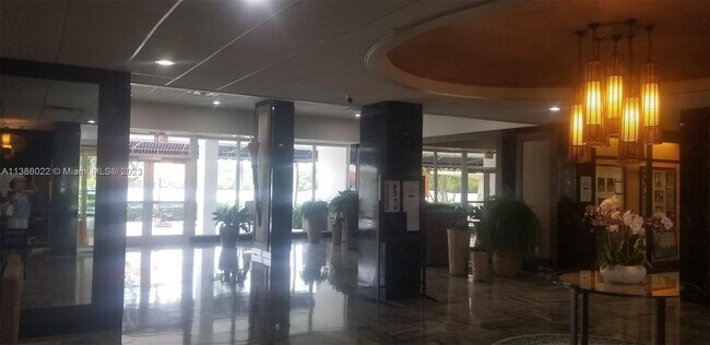 Foto del edificio - 500 Bayview Dr
