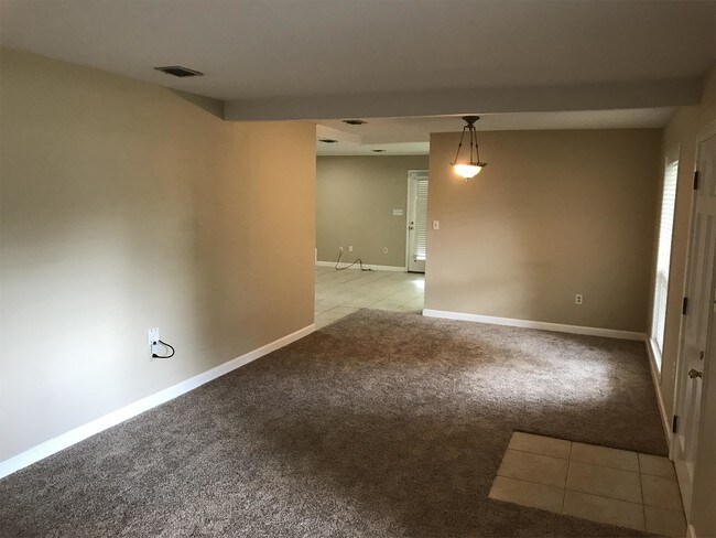 Building Photo - 5696 Reinke Dr