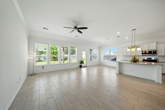 Foto del edificio - 15011 Old Horseshoe Lake Dr