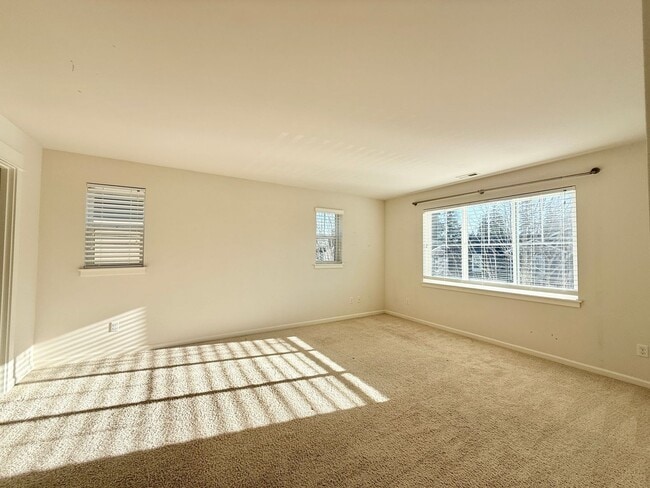 Foto del edificio - Well-Maintained 3-Bedroom + Loft & A/C in Sought-After Timber Creek