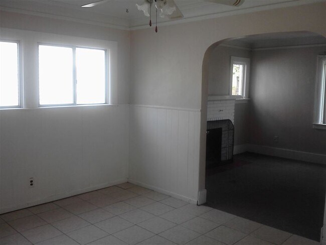 Building Photo - 2 br, 1.5 bath Duplex - 73 Mark Pontiac 1 ...