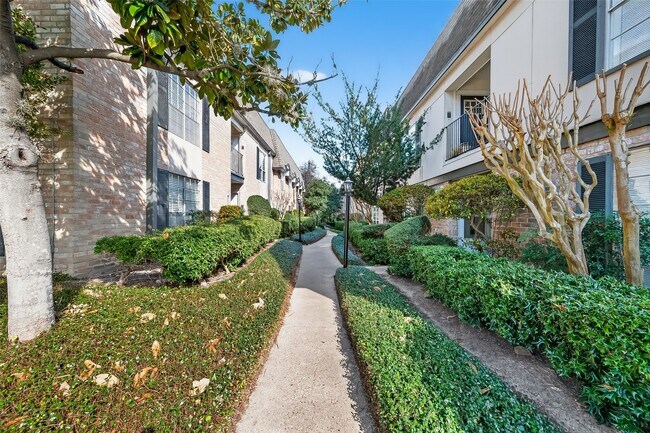 Foto del edificio - 1811 Stoney Brook Dr