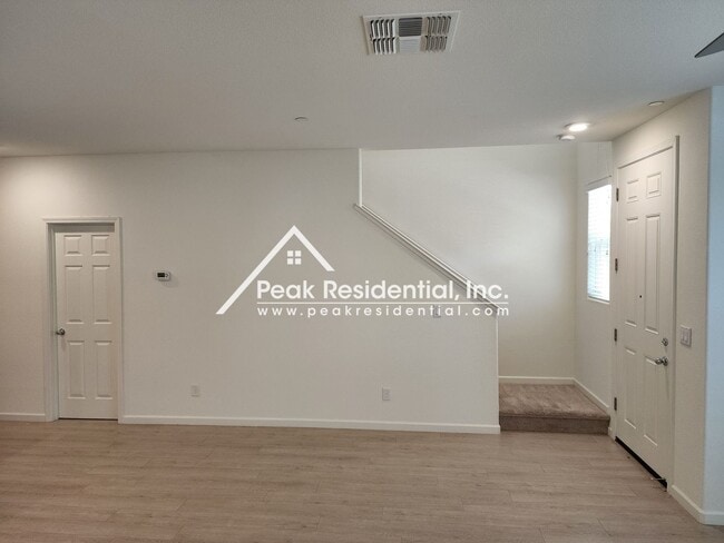 Building Photo - Newer 3 bd/2.5ba Capital Village Home withLoft and 2 Car Garage