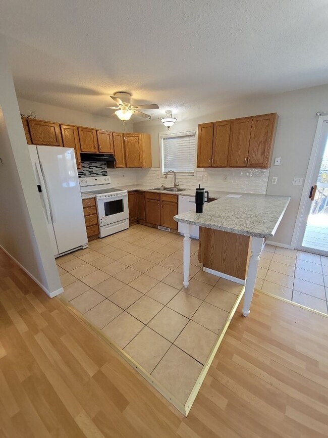 Building Photo - Peaceful cul-de-sac living! Beautiful 4 bedroom-2 bathroom home for rent!