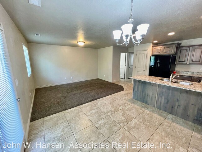 Foto del edificio - 3 br, 2.5 bath House - 2360 S Knights Way