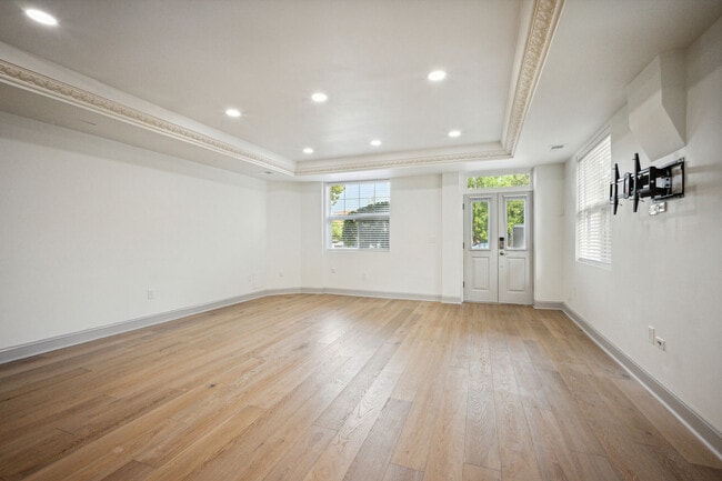 Building Photo - 1500 10th St NW