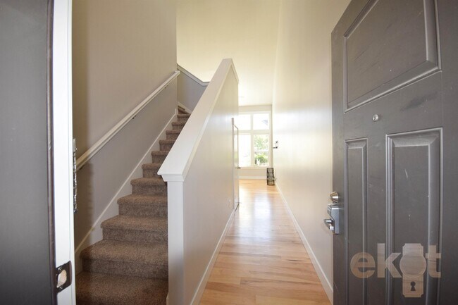 Building Photo - 11749 Danta Dr S