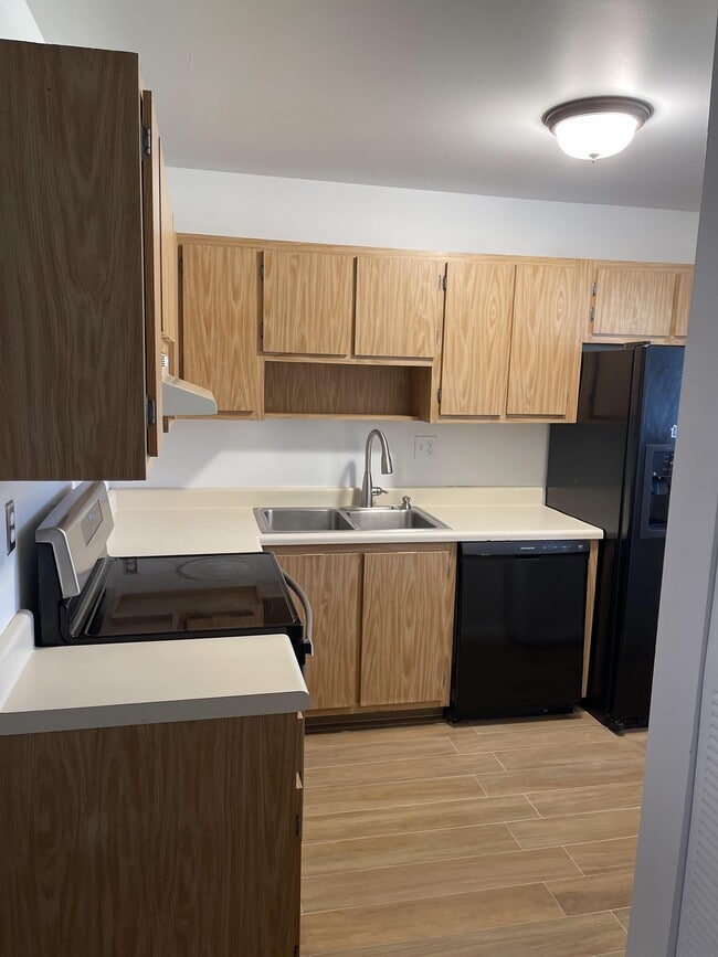 Photo - 102 Gardens Dr Townhome