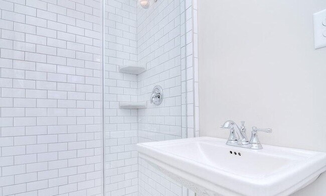 Foto del edificio - 1437 Springwood Ln