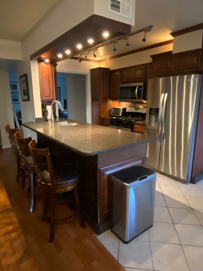 Foto del edificio - 6411 Harper Dr NE