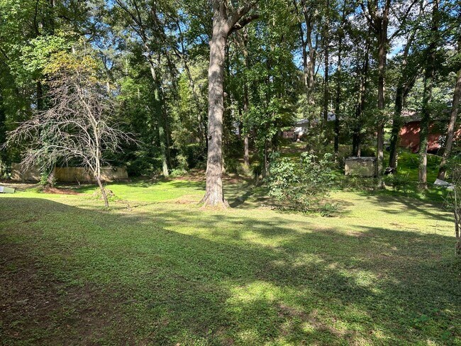 Building Photo - Located 2 miles off I-85! Closing to shopp...