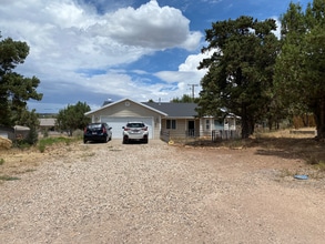 Building Photo - 221 Rex Layne Dr