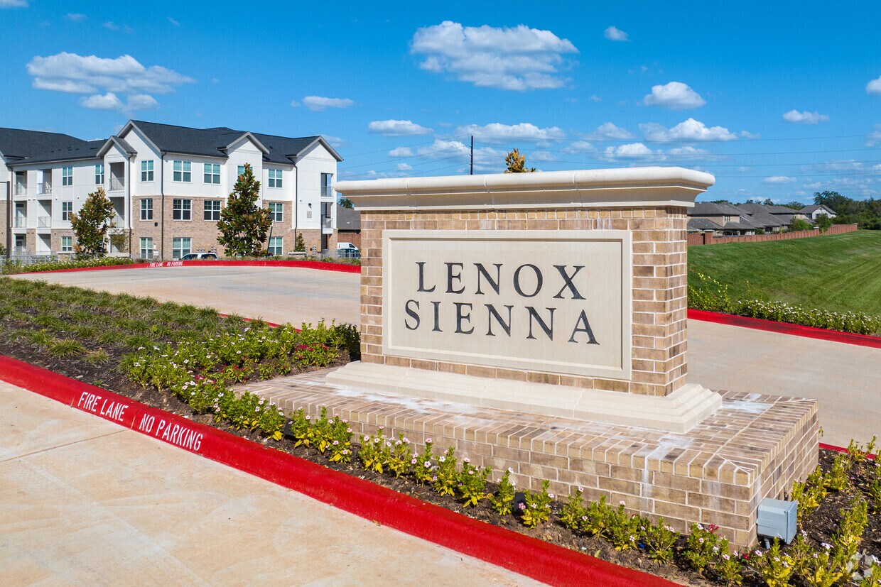 Lenox Sienna Apartments & Townhomes Townhomes for Rent Missouri
