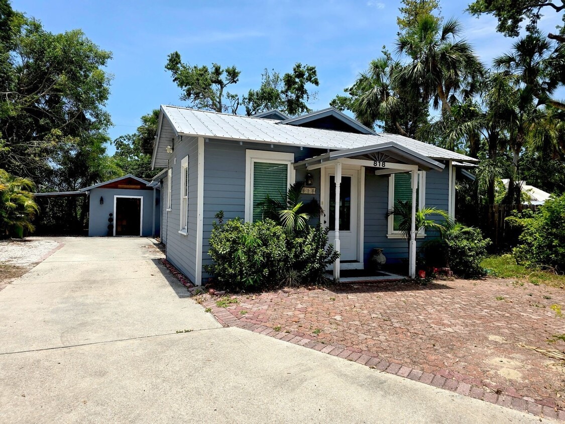 Photo - 818 Windsor Dr