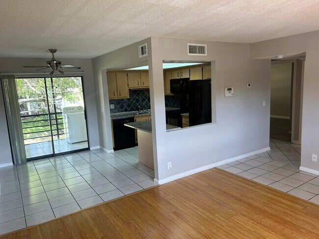 Foto del edificio - 4147 Oak Terrace Dr