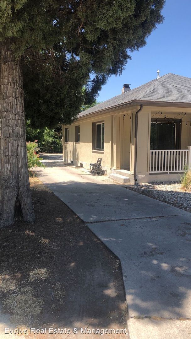 Building Photo - 3 br, 2 bath House - 128 S 700 E