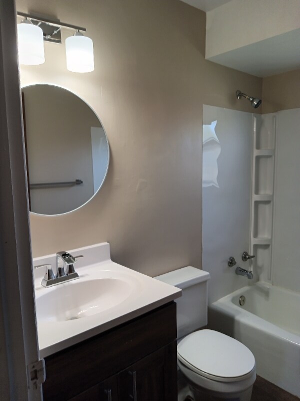 Building Photo - 425 Lincoln Ave