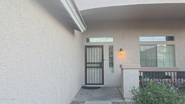 Building Photo - 16624 W Saguaro Ln